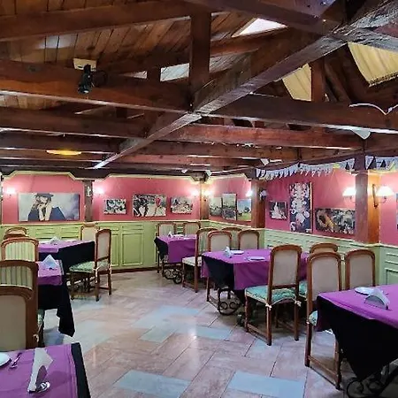 Couette-café London Tirana