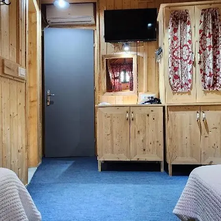 住宿加早餐酒店 London 地拉那