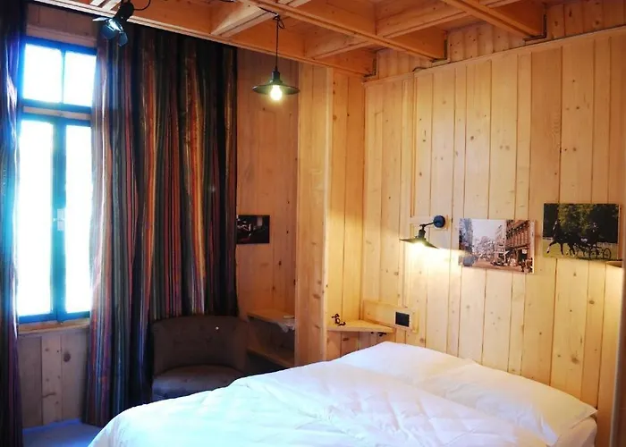 Bed & Breakfast London 3*